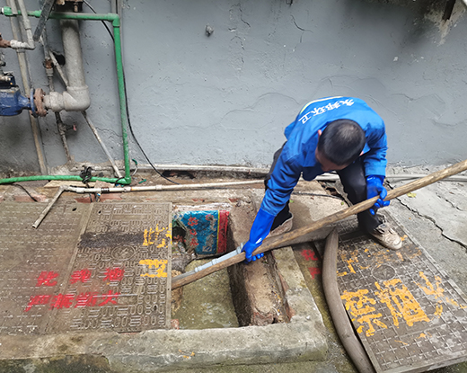 张港镇清掏化粪池